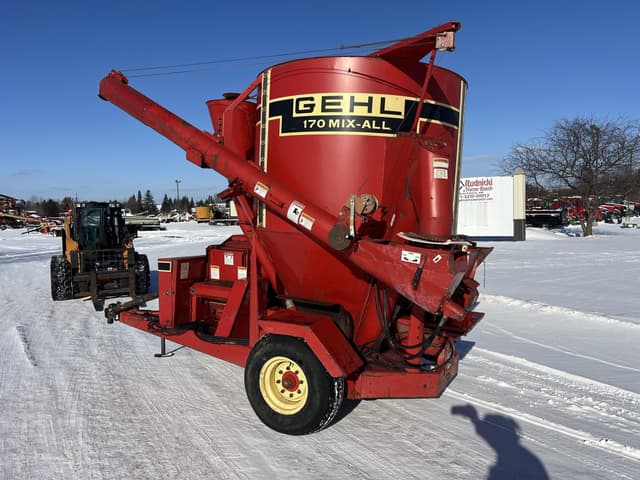 Image of Gehl MX170 equipment image 2