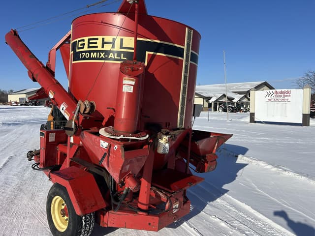 Image of Gehl MX170 equipment image 4