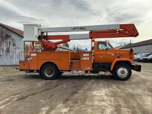 Image of GMC C7000 equipment image 3