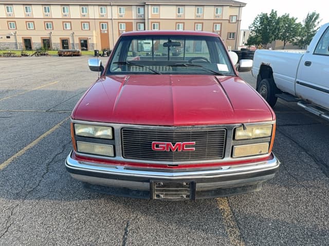 Image of GMC Sierra 1500 equipment image 1