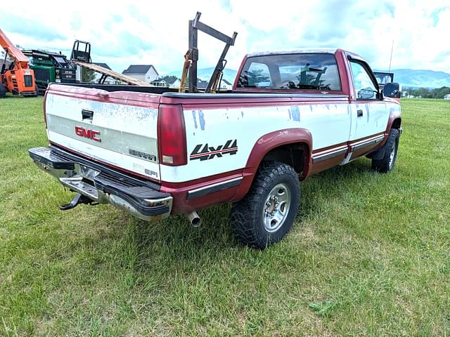 Image of GMC Sierra equipment image 4