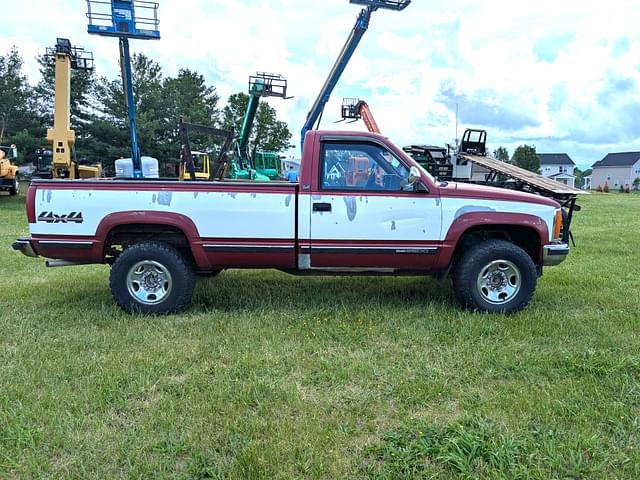 Image of GMC Sierra equipment image 3