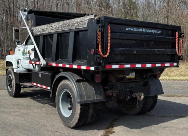 Image of GMC Topkick equipment image 3