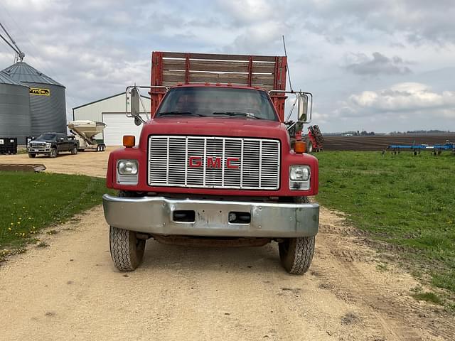 Image of GMC TopKick C6500 equipment image 2