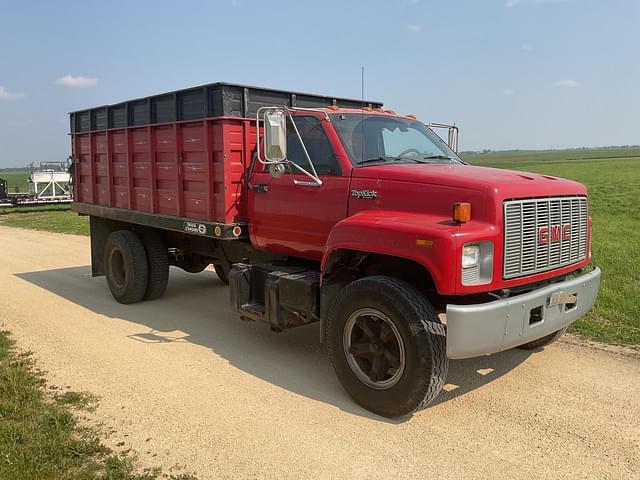 Image of GMC TopKick C6500 equipment image 2