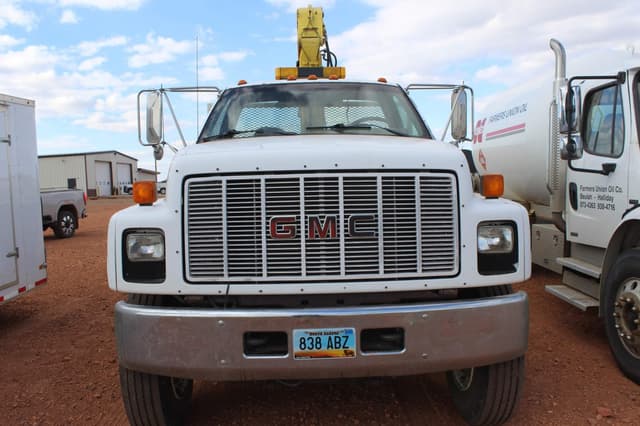 Image of GMC TopKick C6500 equipment image 2