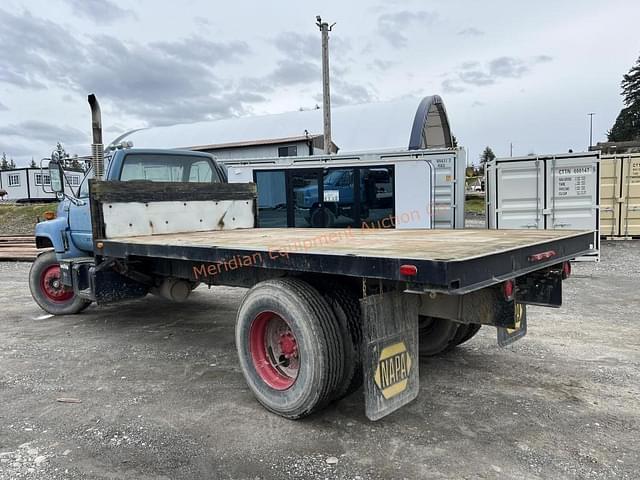 Image of GMC Topkick equipment image 3