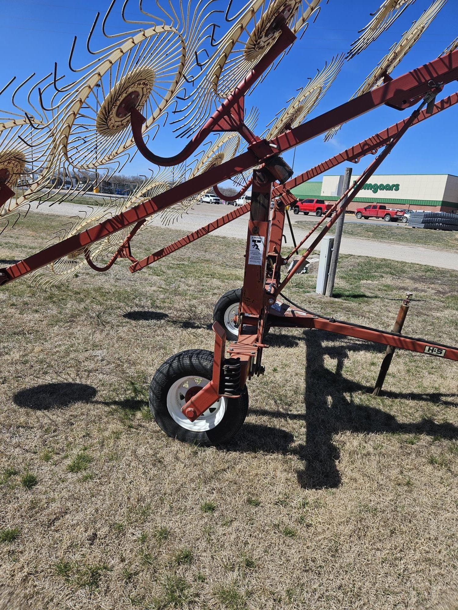 1990 H&S V12 Equipment Image0