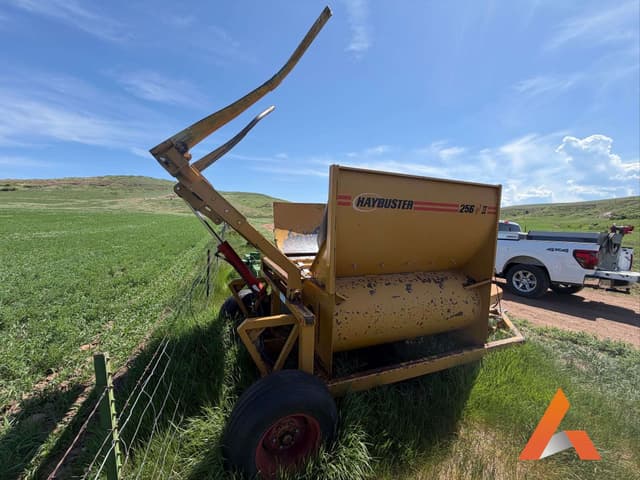 Image of Haybuster 256 Plus II equipment image 3