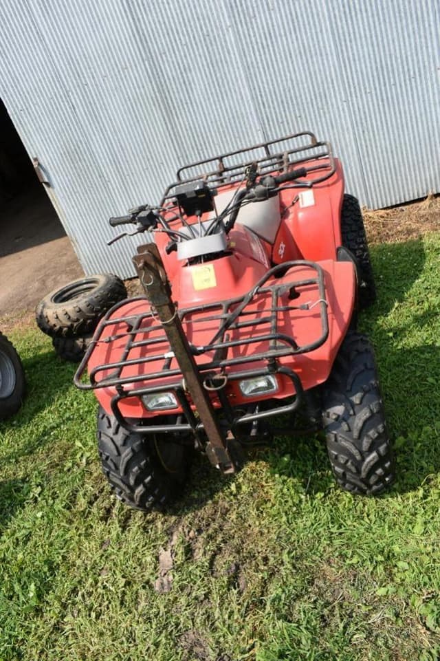 Image of Honda Fourtrax 300 equipment image 1