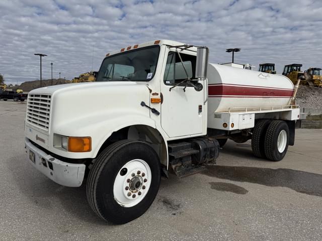 Image of International 4900 equipment image 2