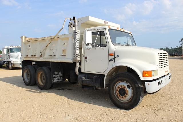 Image of International 4900 equipment image 1