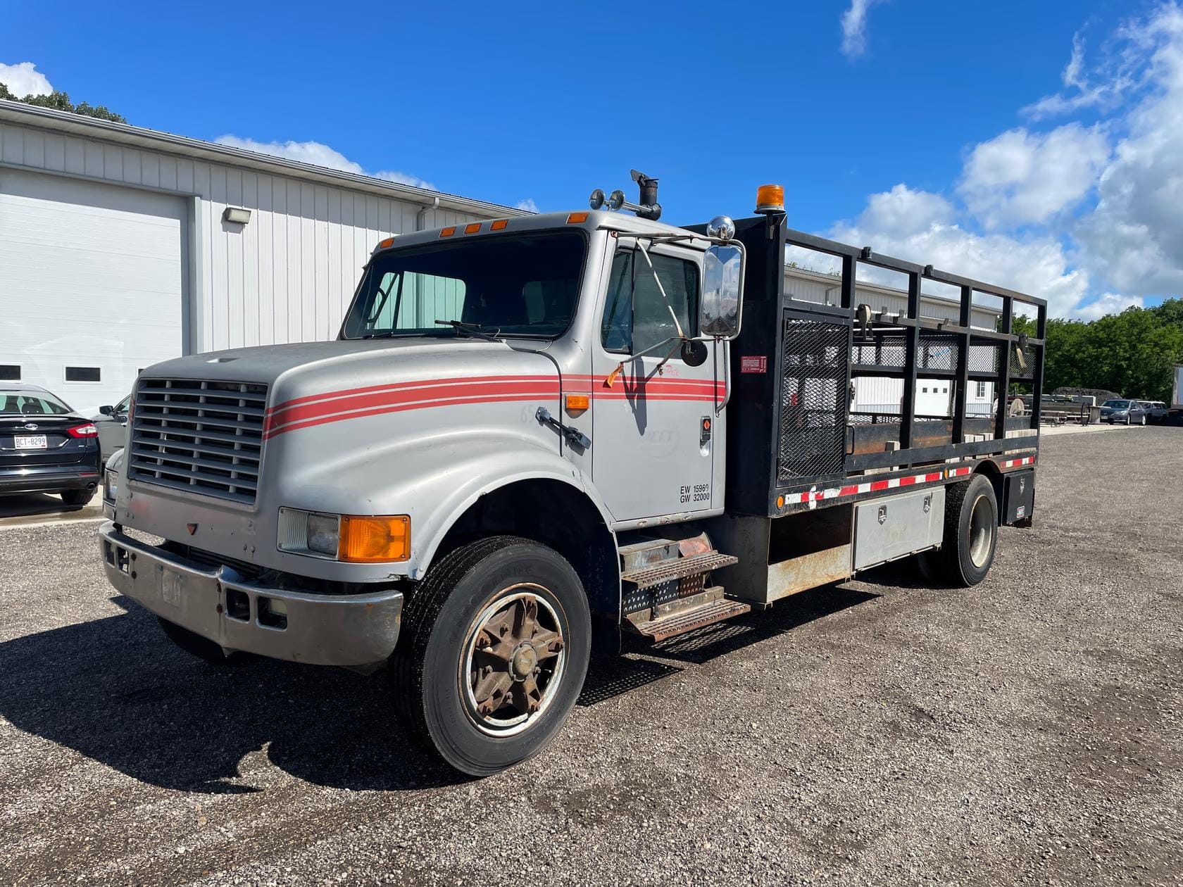 1990 International 4400 Equipment Image0