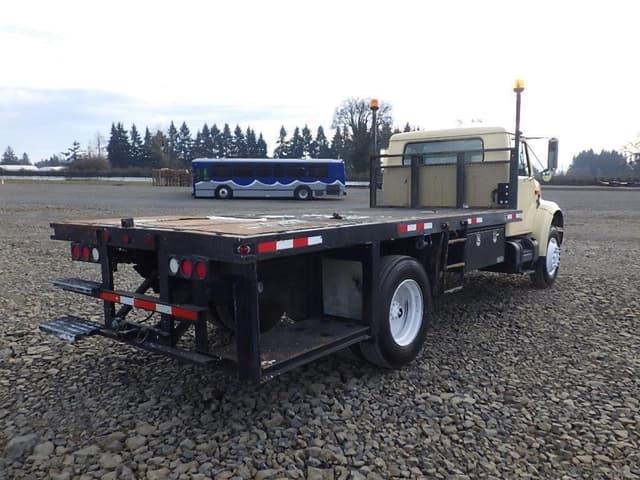 Image of International 4600 equipment image 3