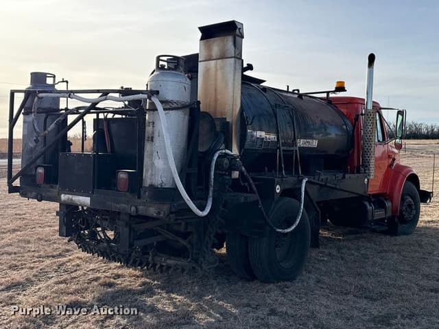 Image of International 4600 equipment image 4