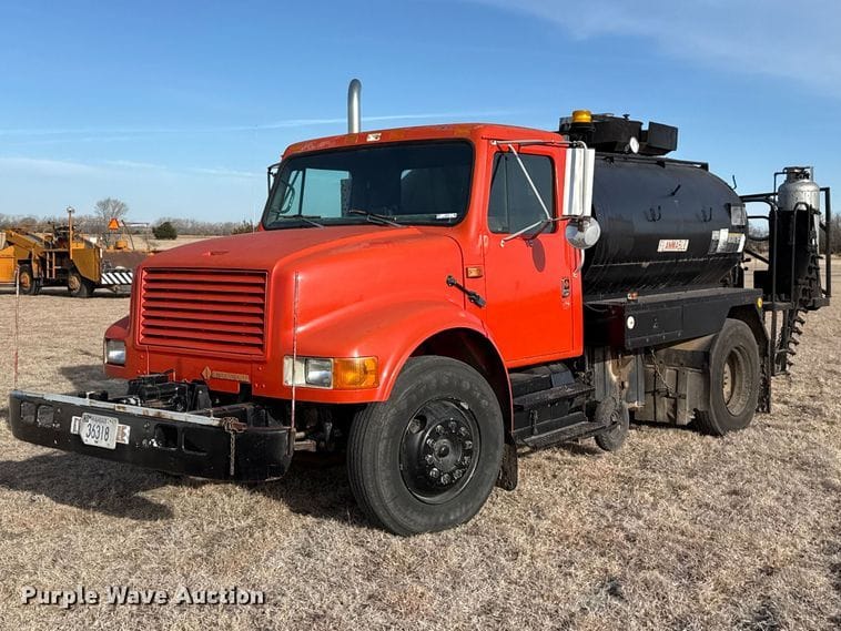 1990 International 4600 Equipment Image0