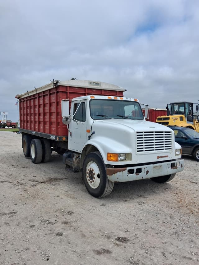 Image of International 4700 equipment image 3