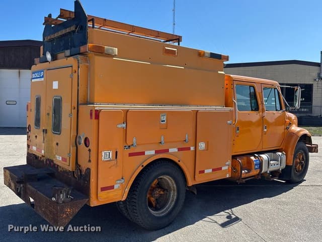 Image of International 4700 equipment image 4