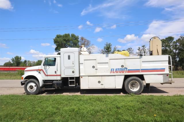 Image of International 4700 equipment image 4