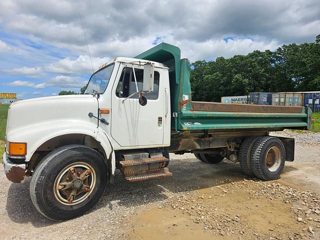 Image of International 4700 equipment image 3