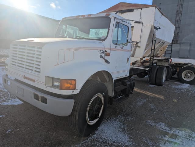 Image of International 4900 equipment image 1