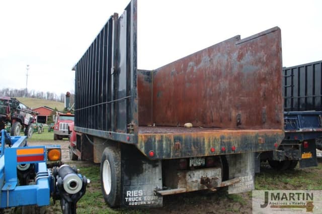 Image of International 4600 equipment image 3