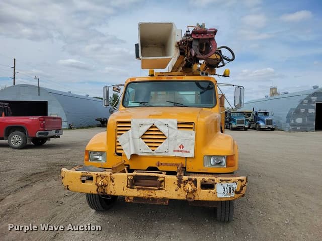 Image of International 4900 equipment image 1