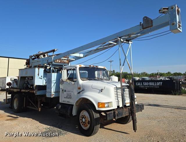Image of International 4900 equipment image 2