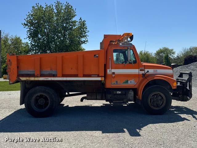 Image of International 4900 equipment image 3