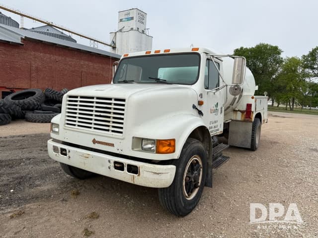 Image of International 4900 equipment image 2