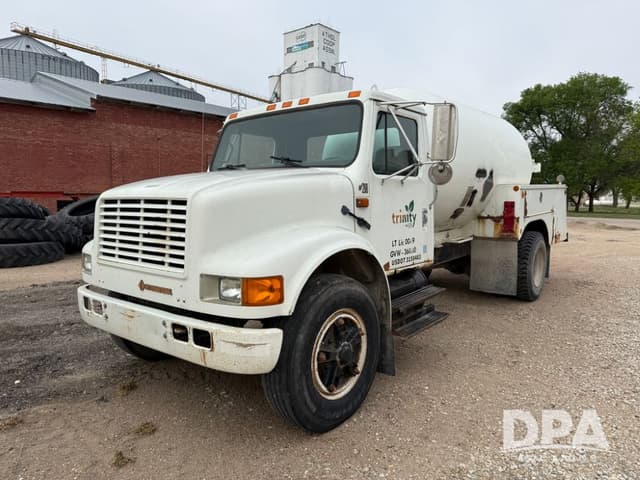 Image of International 4900 equipment image 1