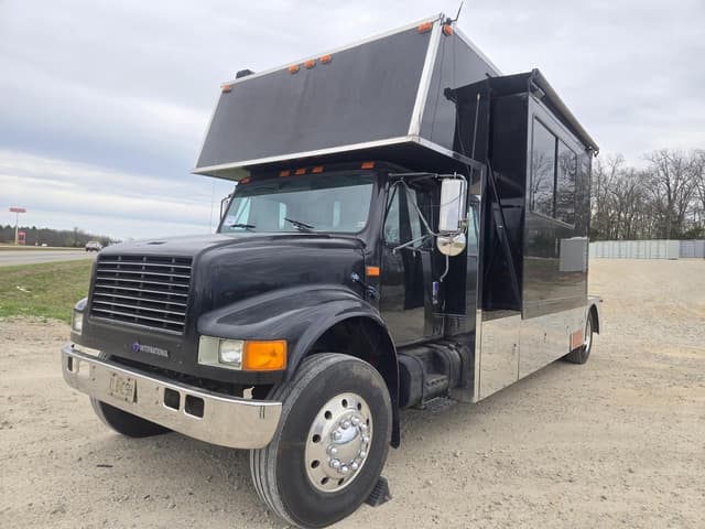 Image of International 4900 equipment image 2