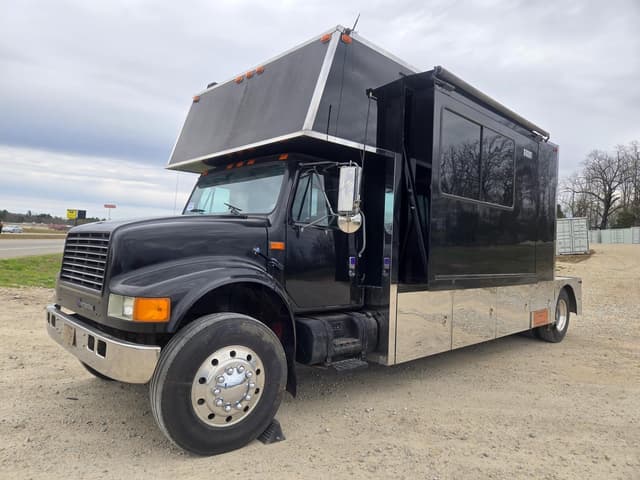 Image of International 4900 equipment image 4