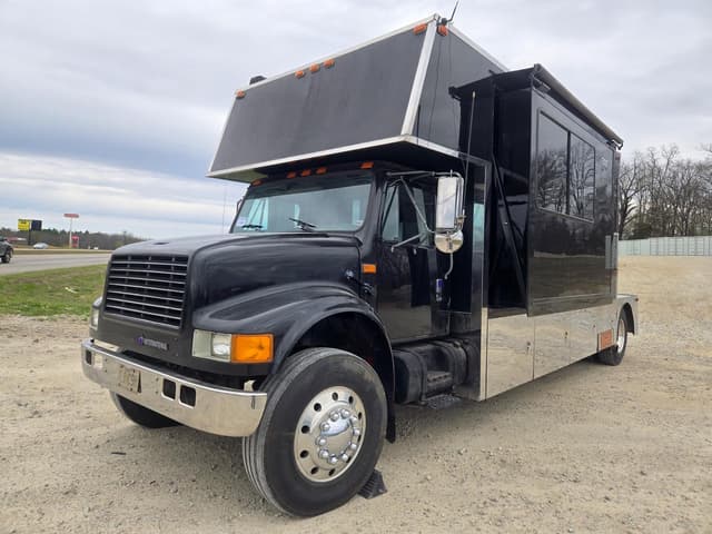 Image of International 4900 equipment image 3