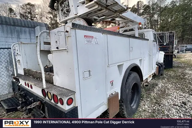 Image of International 4900 equipment image 1