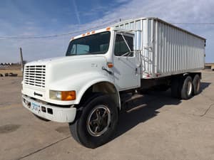 1990 International 4900 Image