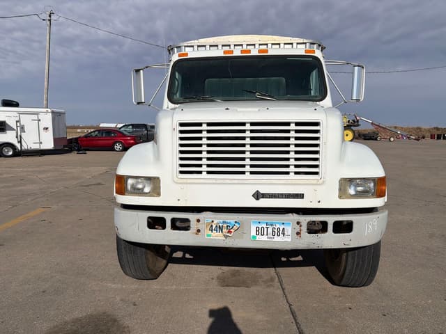 Image of International 4900 equipment image 1