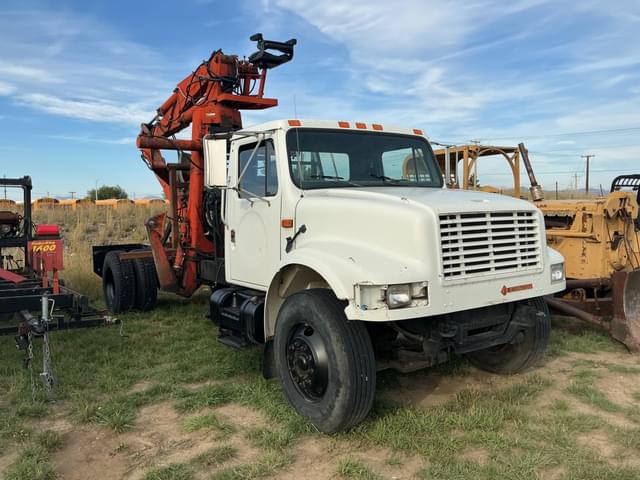 Image of International 4900 equipment image 2