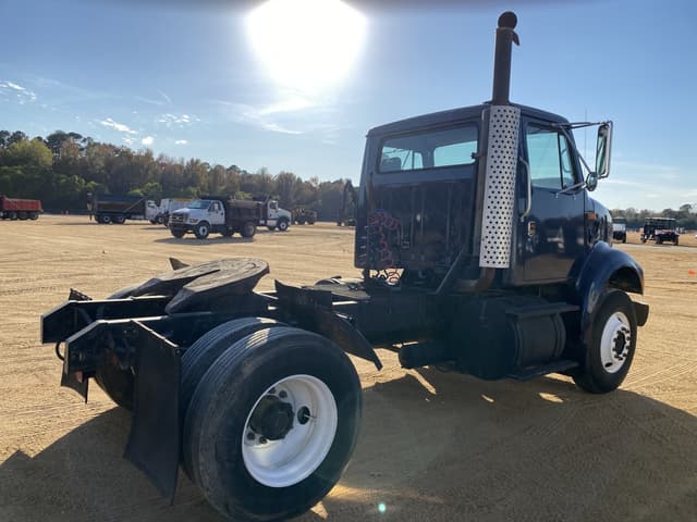 Image of International 7100 equipment image 2