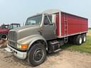 1990 International 8100 Image