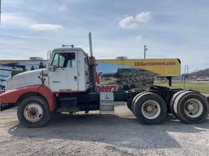 1990 International 8200 Image