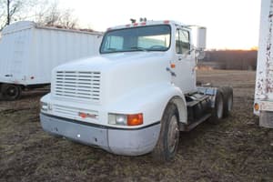 1990 International 8200 Image