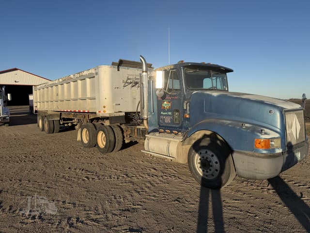 Image of International 9400 equipment image 4