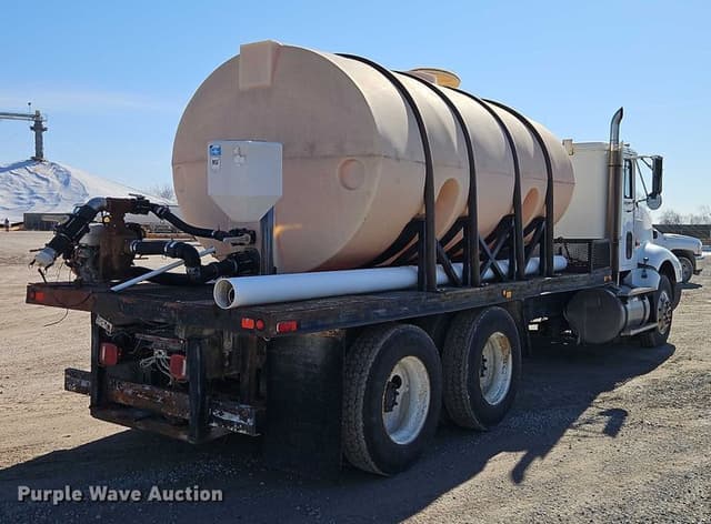 Image of International 9400 equipment image 4