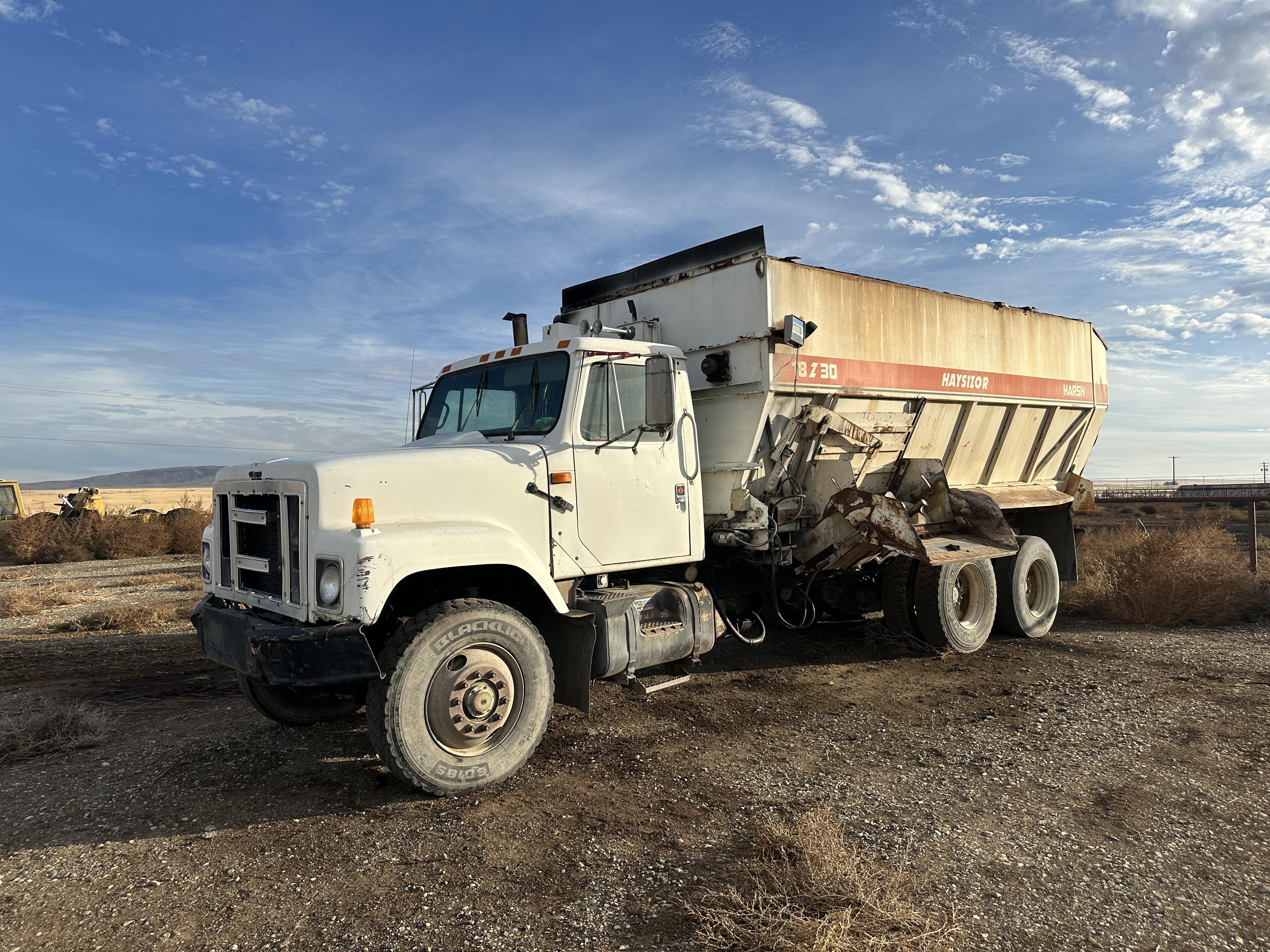 Main image International F2574