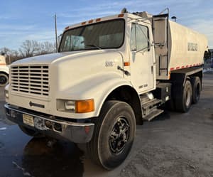 1990 International 4900 Image