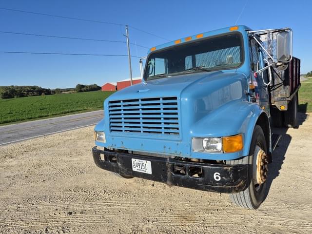 Image of International 4700 equipment image 2