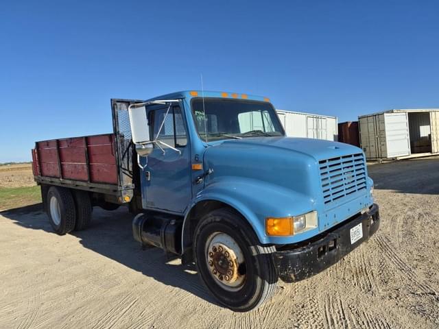 Image of International 4700 equipment image 3