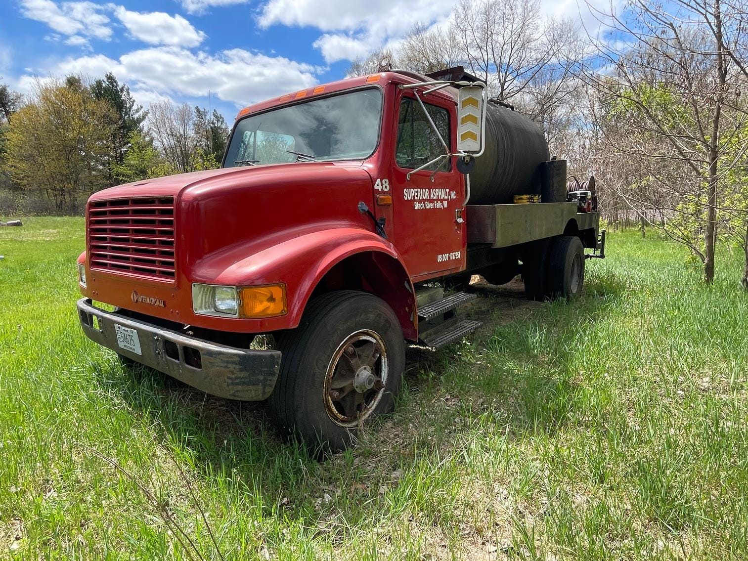 1990 International 4900 Equipment Image0