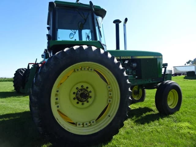 Image of John Deere 4455 equipment image 3